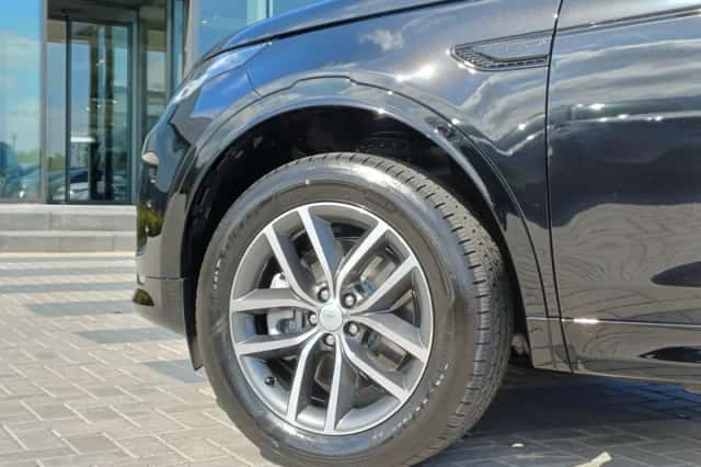 Land Rover Discovery Sport (2026) thumbnail 5