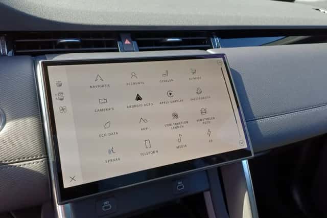 Land Rover Discovery Sport (2026) thumbnail 6