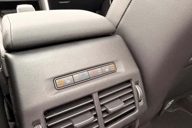 Land Rover Discovery Sport (2026) thumbnail 13
