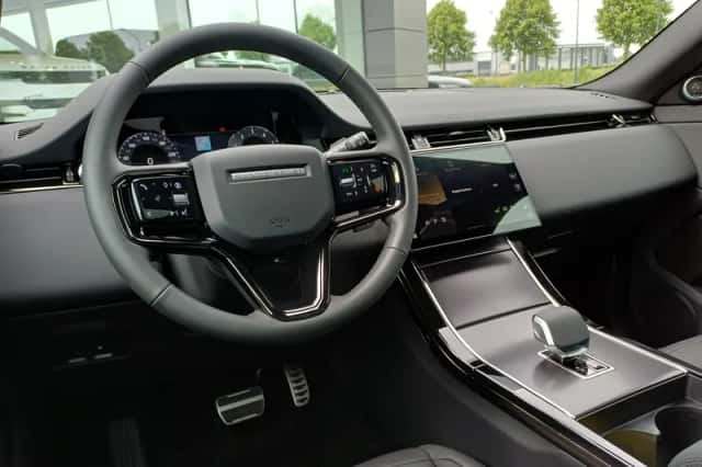 Land Rover Range Rover Evoque (2026) thumbnail 2