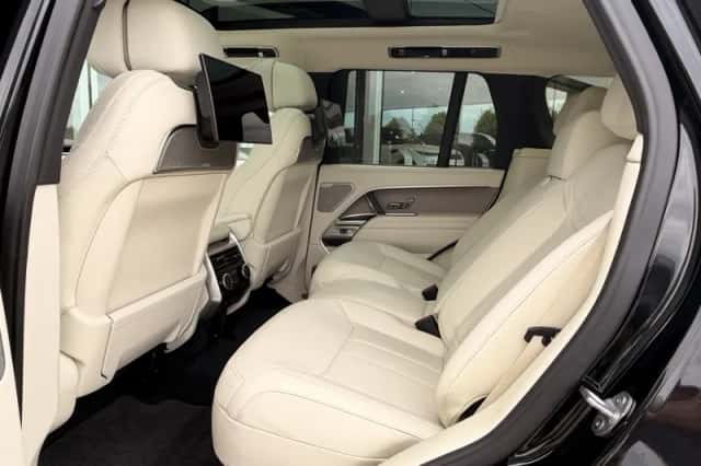 Land Rover Range Rover (2022) thumbnail 12