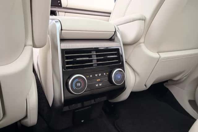 Land Rover Range Rover (2022) thumbnail 14