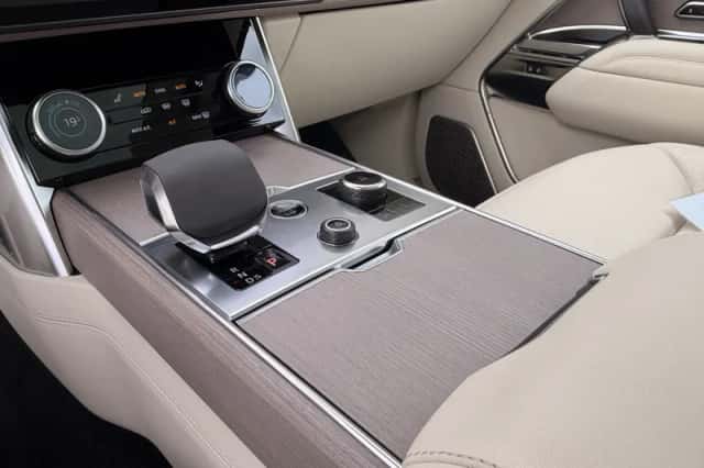 Land Rover Range Rover (2022) thumbnail 3