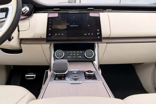 Land Rover Range Rover (2022) thumbnail 30