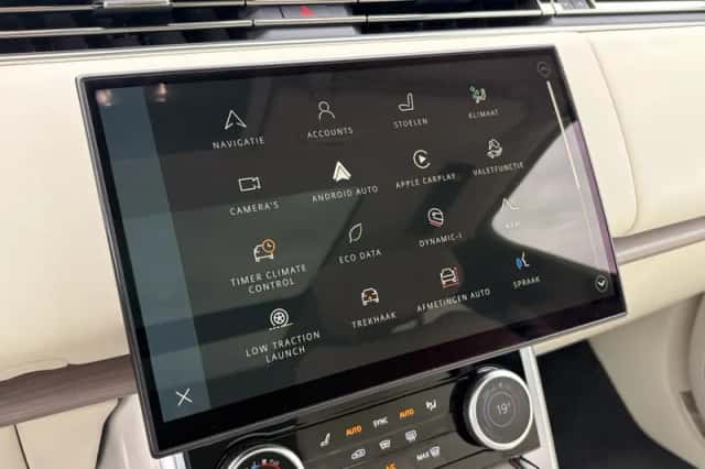 Land Rover Range Rover (2022) thumbnail 35