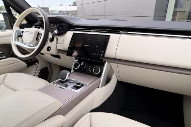 Land Rover Range Rover (2022) thumbnail 44