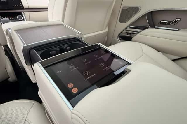 Land Rover Range Rover (2022) thumbnail 16