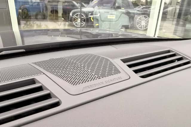 Land Rover Range Rover (2022) thumbnail 20