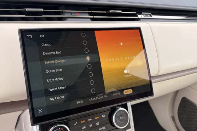 Land Rover Range Rover (2022) thumbnail 31