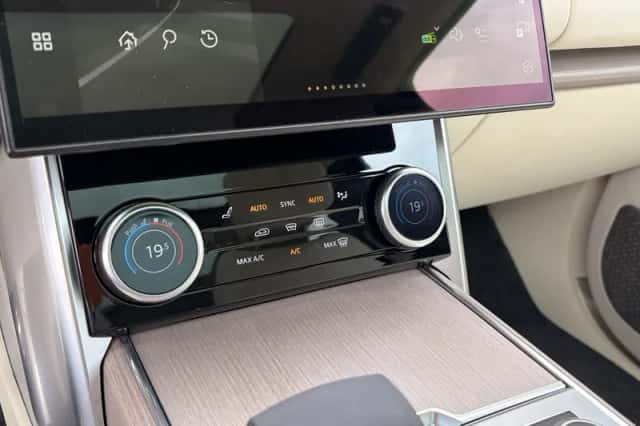 Land Rover Range Rover (2022) thumbnail 36