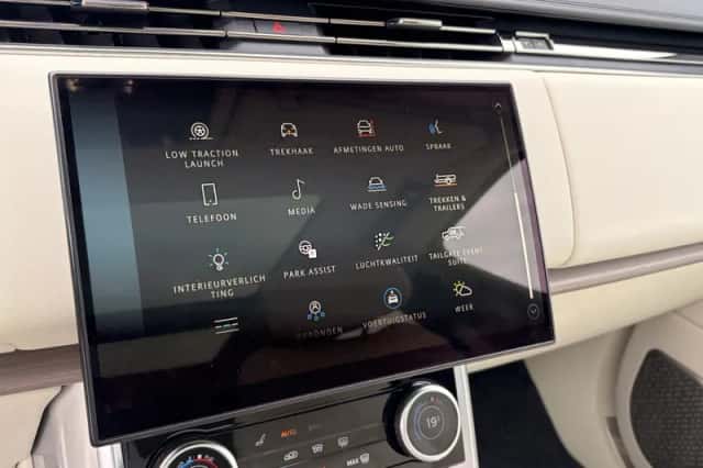 Land Rover Range Rover (2022) thumbnail 39