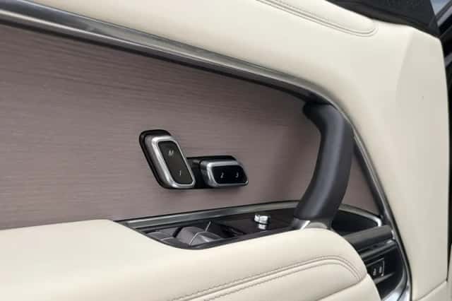 Land Rover Range Rover (2022) thumbnail 8