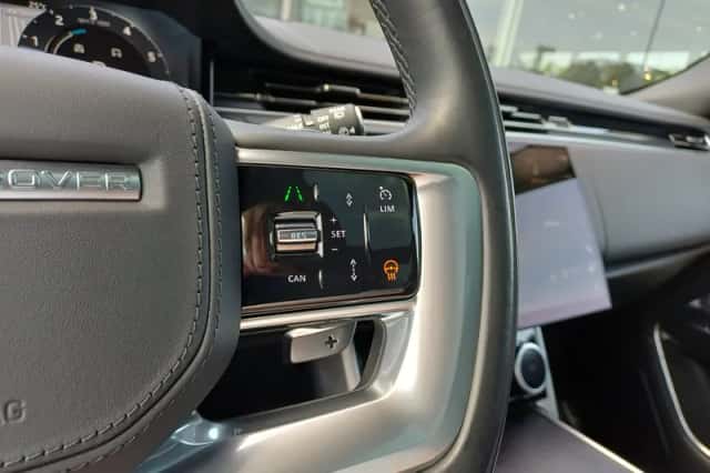 Land Rover Range Rover (2023) thumbnail 4