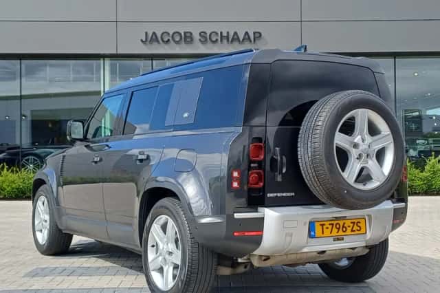 Land Rover Defender (2023) thumbnail 5