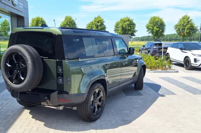 Land Rover Defender (2026) thumbnail 4