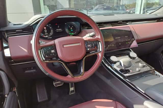 Land Rover Range Rover Sport (2023) thumbnail 2