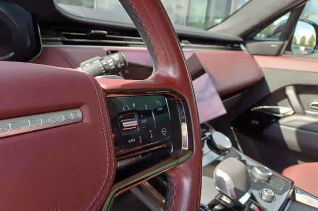 Land Rover Range Rover Sport (2023) thumbnail 3