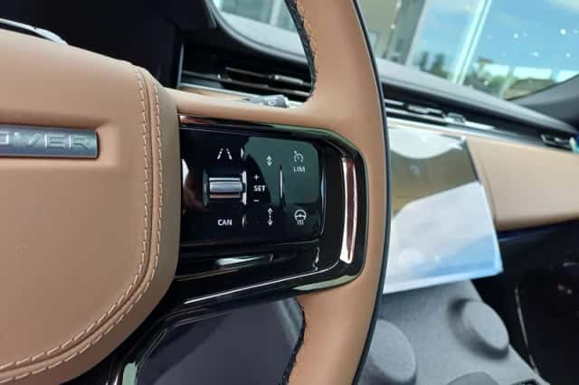 Land Rover Range Rover Sport (2026) thumbnail 6