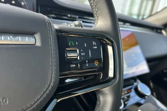 Land Rover Range Rover Sport (2023) thumbnail 3