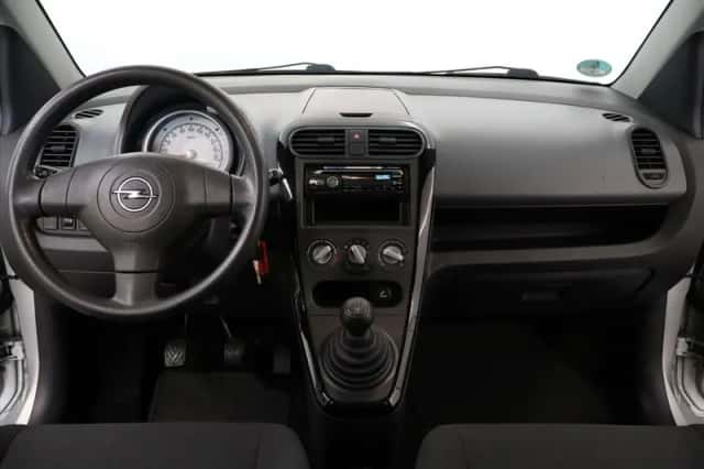 Opel Agila (2009) thumbnail 6