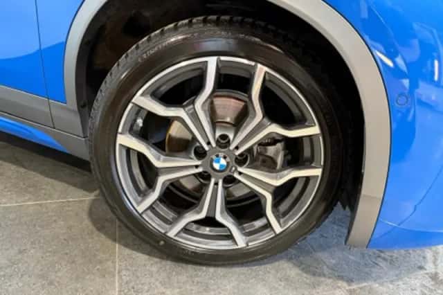 BMW X2 (2021) thumbnail 3