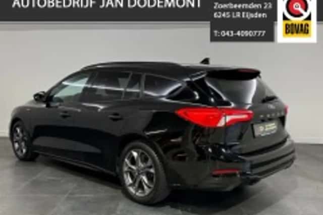 Ford Focus (2021) thumbnail 4