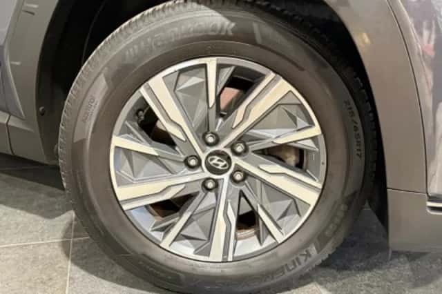 Hyundai Tucson (2021) thumbnail 3