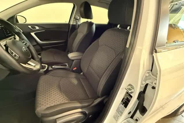 Kia Ceed (2020) thumbnail 12
