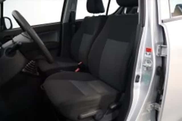 Opel Agila (2009) thumbnail 5