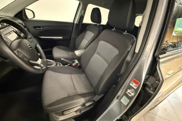 Suzuki Vitara (2023) thumbnail 12