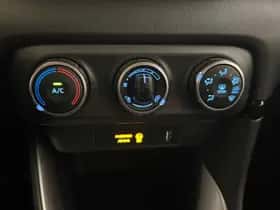 Toyota Yaris thumbnail 18