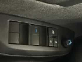 Toyota Yaris thumbnail 33