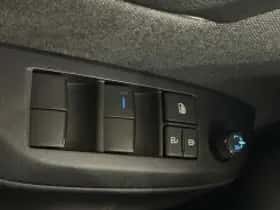 Toyota Yaris thumbnail 5