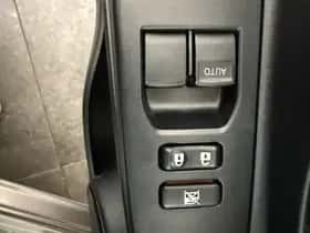 Toyota Yaris thumbnail 11