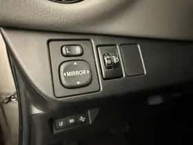 Toyota Yaris thumbnail 13