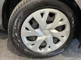 Toyota Yaris thumbnail 3