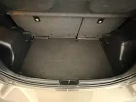 Toyota Yaris thumbnail 26