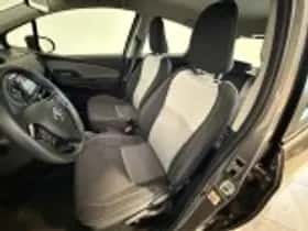 Toyota Yaris thumbnail 32