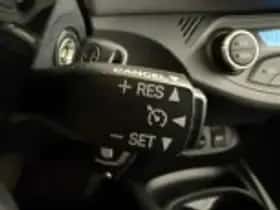 Toyota Yaris thumbnail 38