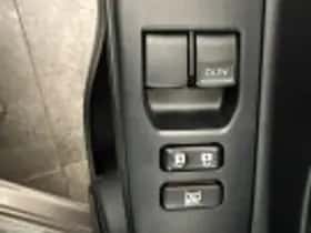 Toyota Yaris thumbnail 5