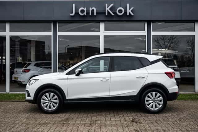 SEAT Arona (2018) thumbnail 3