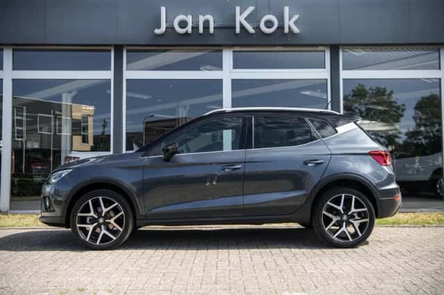 SEAT Arona (2019) thumbnail 3