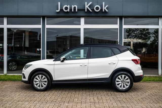 SEAT Arona (2019) thumbnail 3