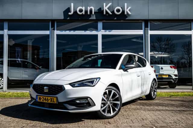 SEAT Leon (2022) thumbnail 2