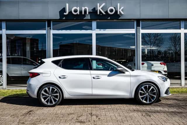 SEAT Leon (2022) thumbnail 5