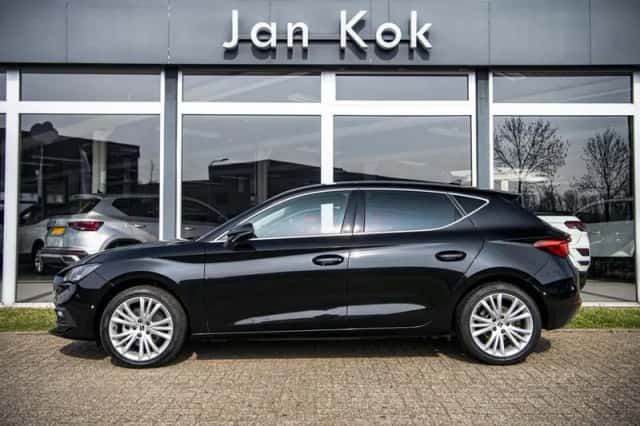 SEAT Leon (2021) thumbnail 3
