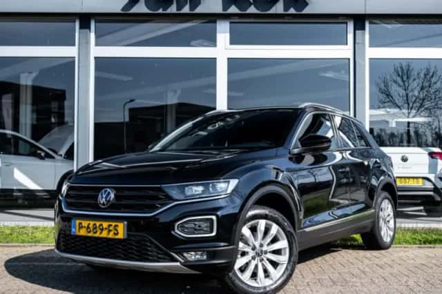 Volkswagen T-Roc (2022) thumbnail 1