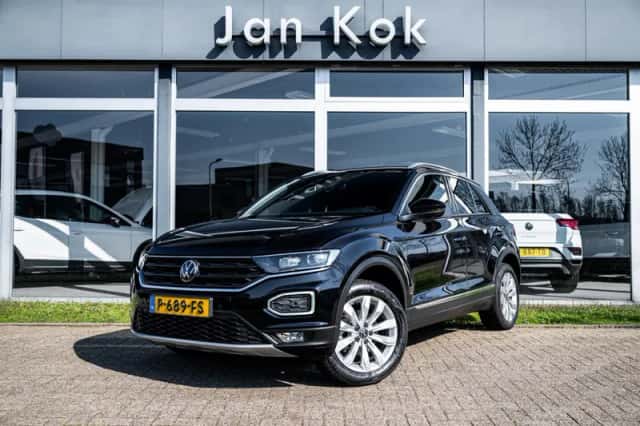 Volkswagen T-Roc (2022) thumbnail 2