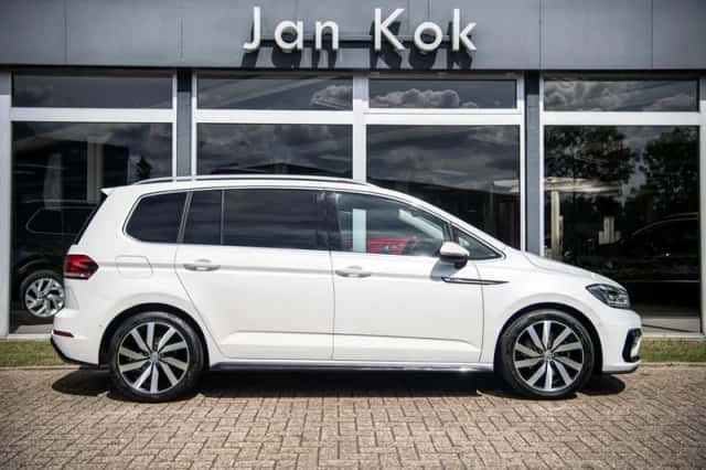 Volkswagen Touran (2019) thumbnail 5