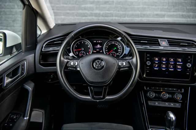 Volkswagen Touran (2019) thumbnail 6